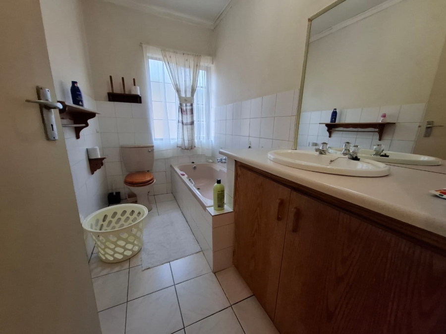 2 Bedroom Property for Sale in Navalsig Free State